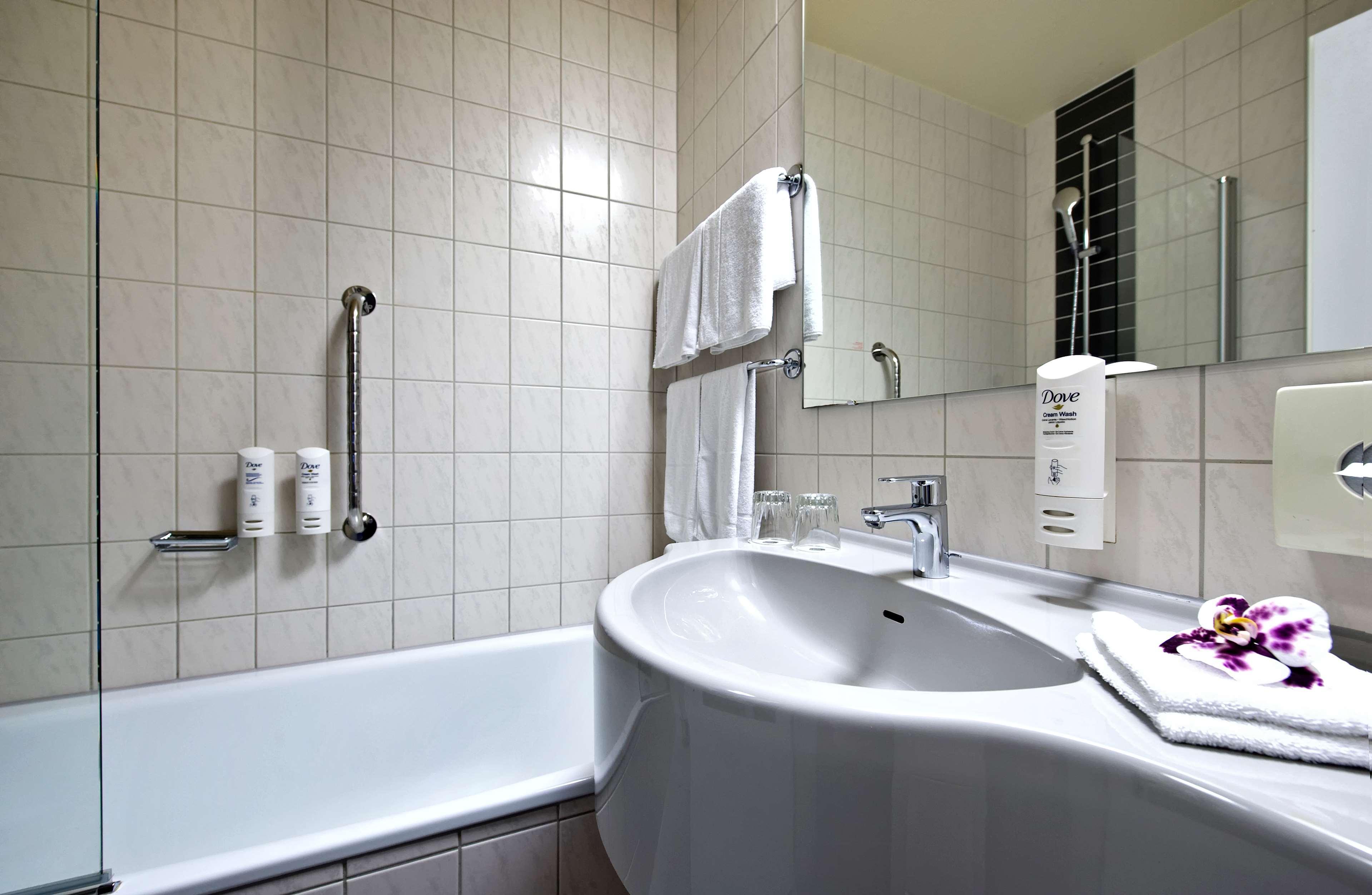 B&B Hotel Rastatt Bagian luar foto