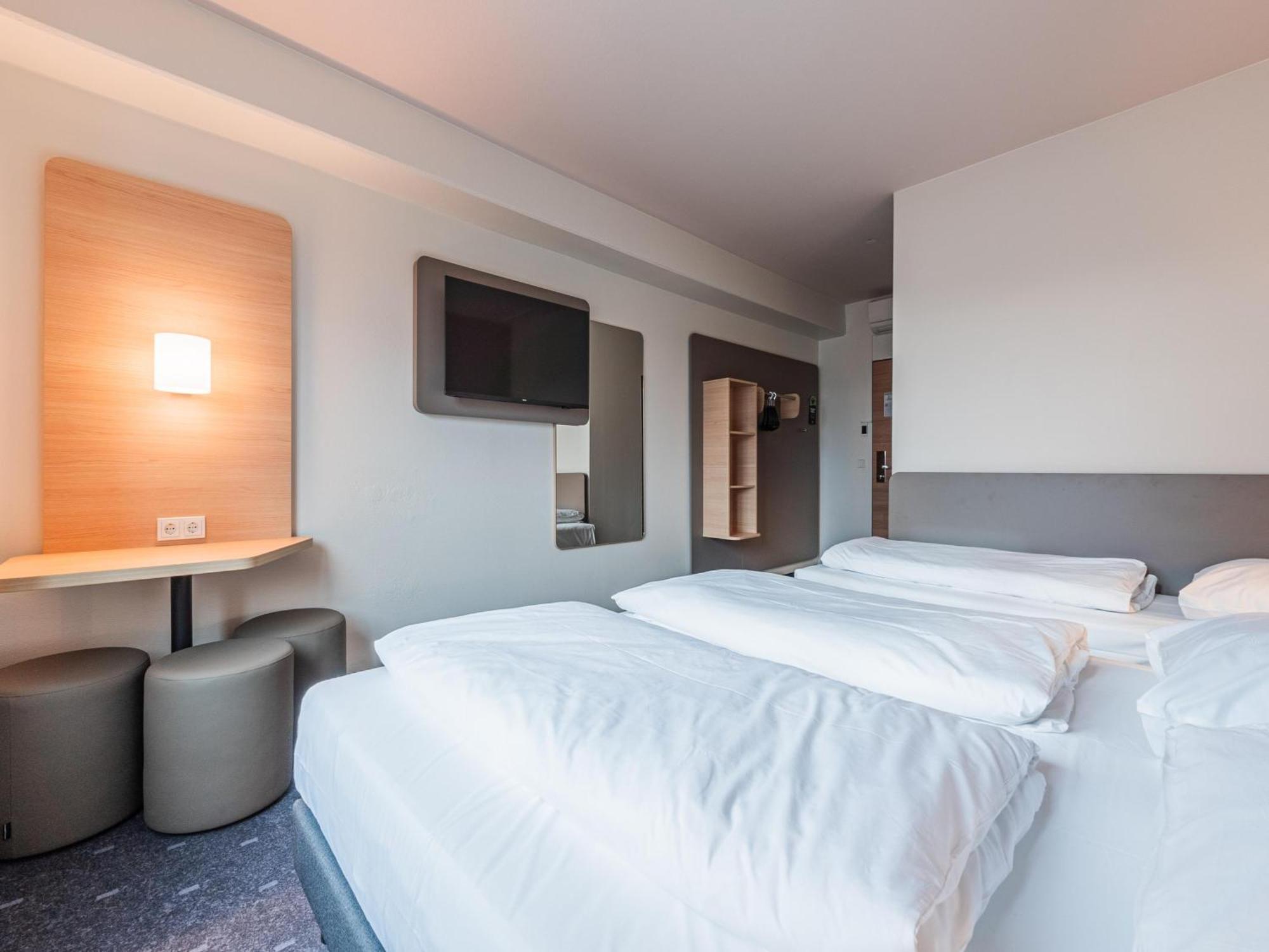 B&B Hotel Rastatt Bagian luar foto