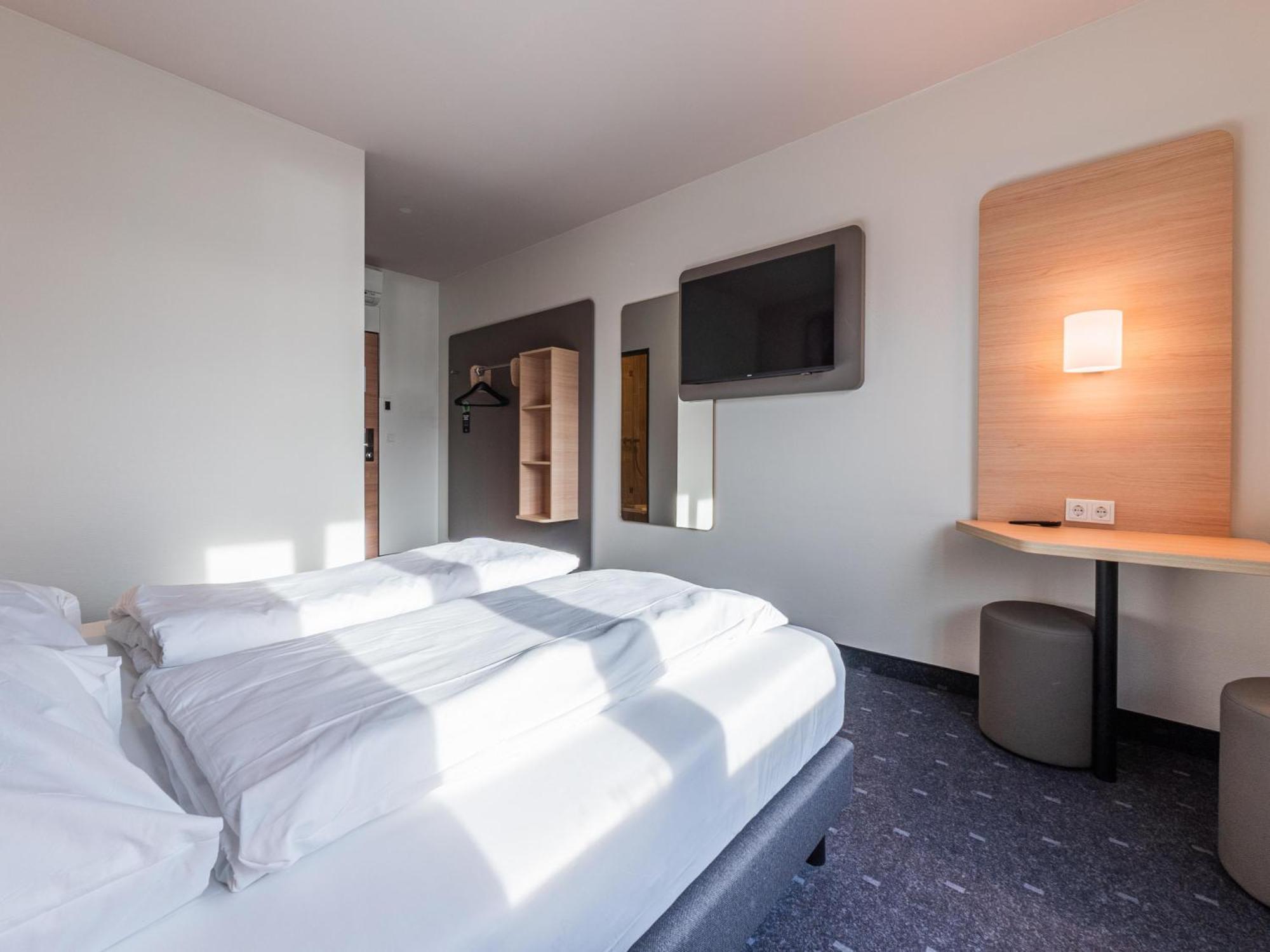 B&B Hotel Rastatt Bagian luar foto